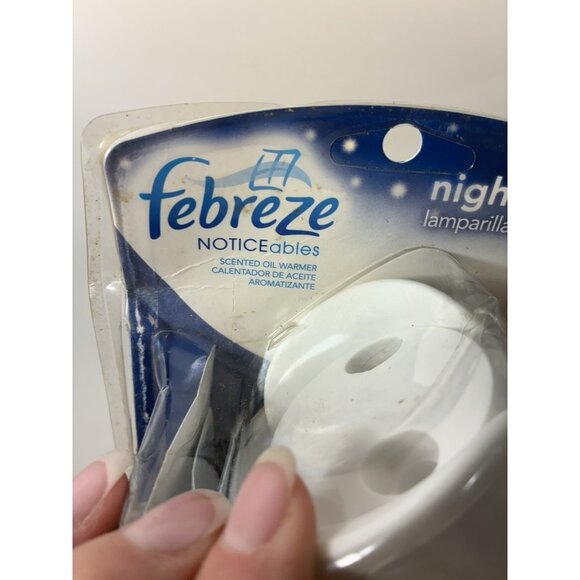 1 FEBREZE NOTICEables NIGHTLIGH Scented Oil Warmer NEW Old Stock *Box is damaged - Picture 4 of 6